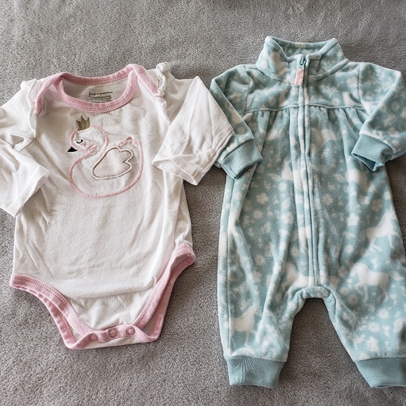 Newborn Bodysuit and Short Bundle - Picture 3 of 6